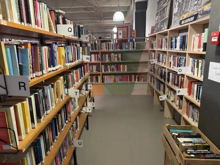 Kringloopwinkel De WAAR - Emmen (9/15) Kringloopwinkel De WAAR - Emmen (9/15)